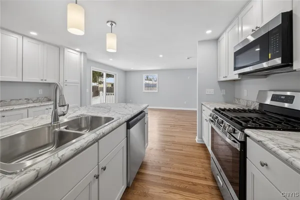 $2,700 | 101 Augusta Drive, Cicero, NY 13212