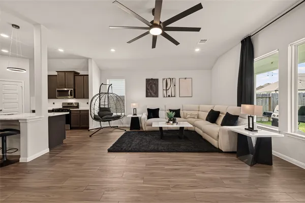 $2,400 | 3013 Chestnut Lane, Brookshire, TX 77423