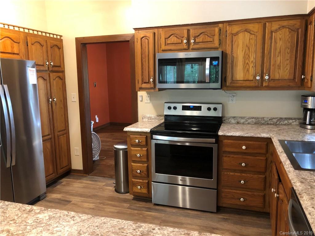 424 Emmas Grove Road Fletcher, NC 28732 - Photo 10 of 45 Gallery Image 10