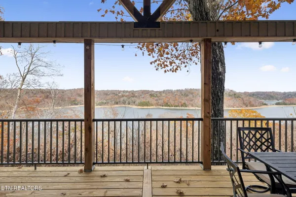 $999,999 | 2070 Holly Bend Drive, Byrdstown, TN 38549