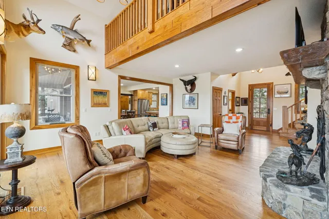 $1,125,000 | 2070 Holly Bend Drive, Byrdstown, TN 38549