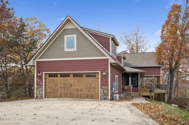 $1,125,000 | 2070 Holly Bend Drive, Byrdstown, TN 38549