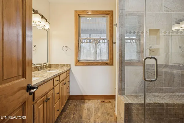 $999,999 | 2070 Holly Bend Drive, Byrdstown, TN 38549