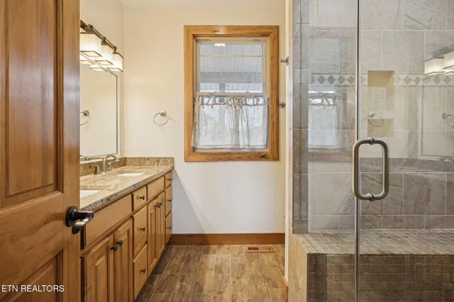 $1,125,000 | 2070 Holly Bend Drive, Byrdstown, TN 38549