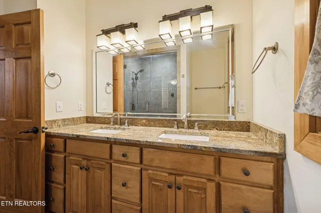 $1,125,000 | 2070 Holly Bend Drive, Byrdstown, TN 38549