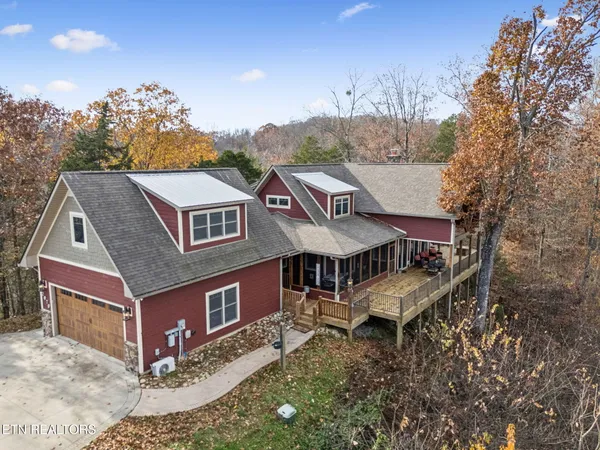 $999,999 | 2070 Holly Bend Drive, Byrdstown, TN 38549
