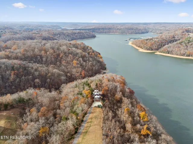 $1,125,000 | 2070 Holly Bend Drive, Byrdstown, TN 38549