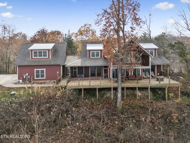 $1,125,000 | 2070 Holly Bend Drive, Byrdstown, TN 38549