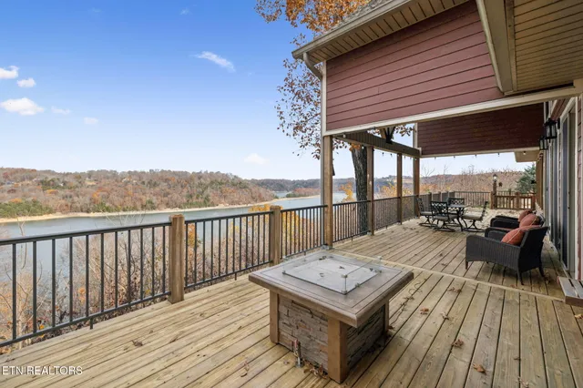 $1,125,000 | 2070 Holly Bend Drive, Byrdstown, TN 38549