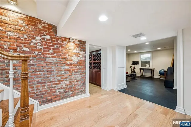 a view of livingroom with furniture