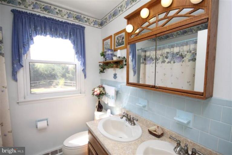1904 Suffolk Road Finksburg, MD 21048 - Photo 7 of 16 Bath #2