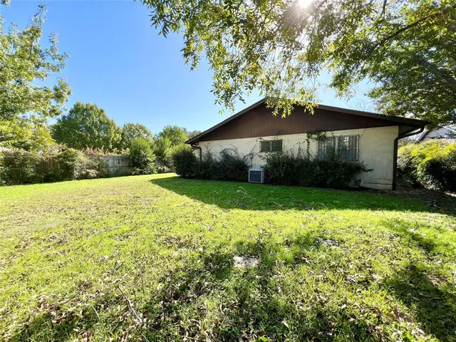 $2,300 | 2804 Canyon Drive, Grapevine, TX 76051