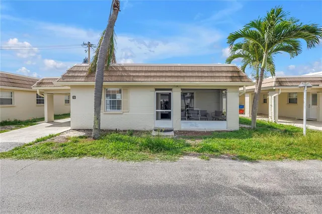 $669,900 | 6150 Midnight Pass Road, Unit V38, Sarasota, FL 34242