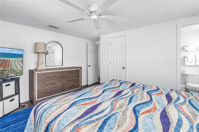 $669,900 | 6150 Midnight Pass Road, Unit V38, Sarasota, FL 34242