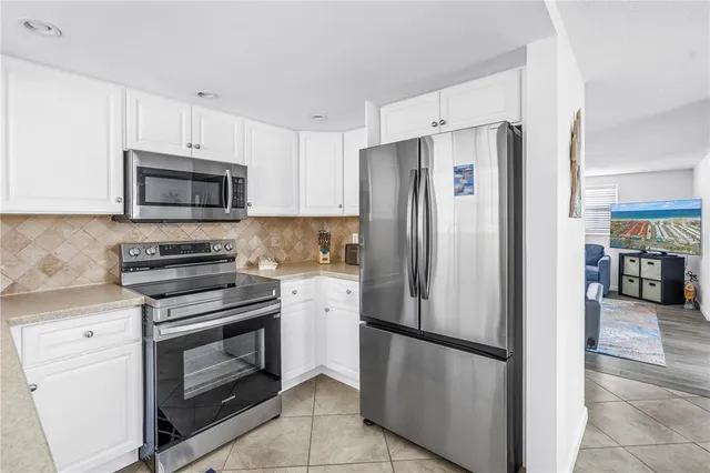 $669,900 | 6150 Midnight Pass Road, Unit V38, Sarasota, FL 34242