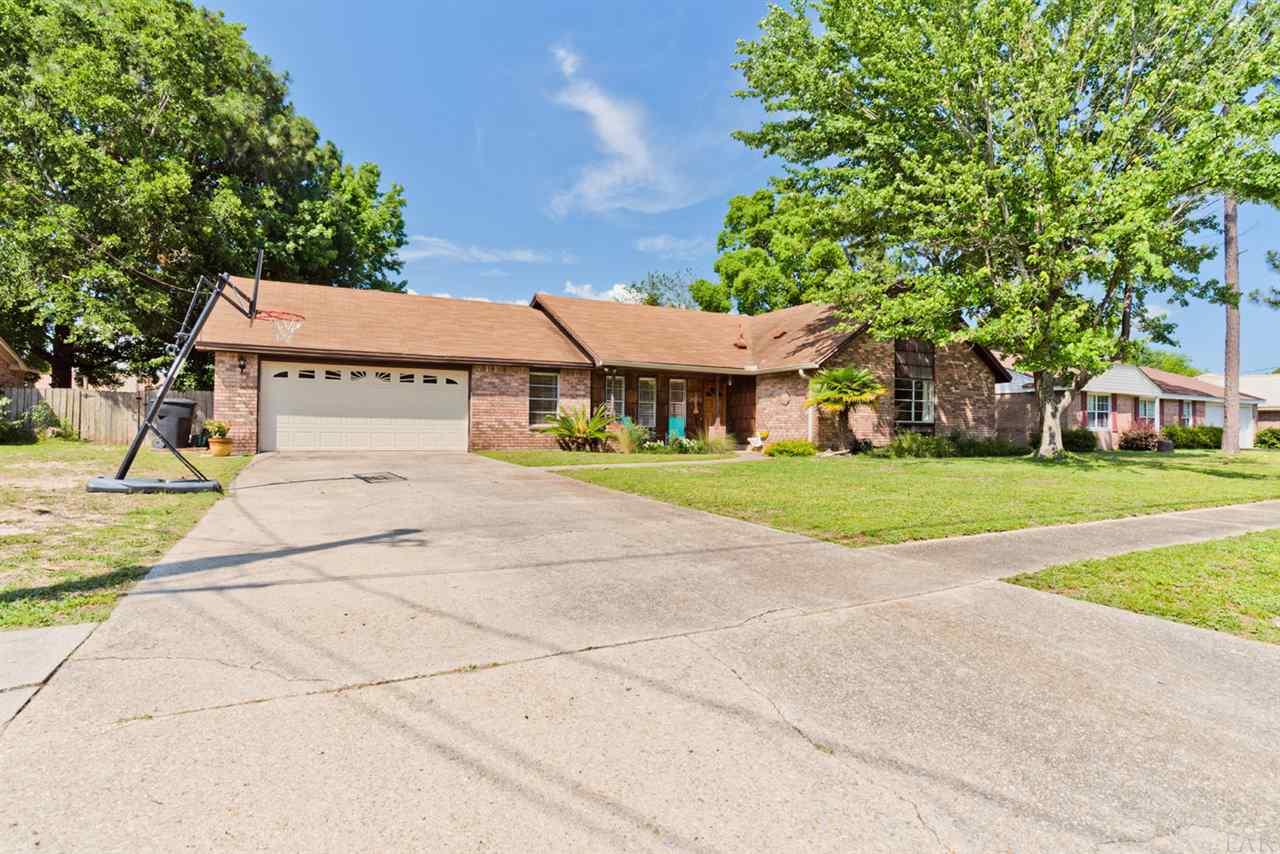 4170 April Road Pensacola, FL 32504 - Photo 2 of 28 Gallery Image 2