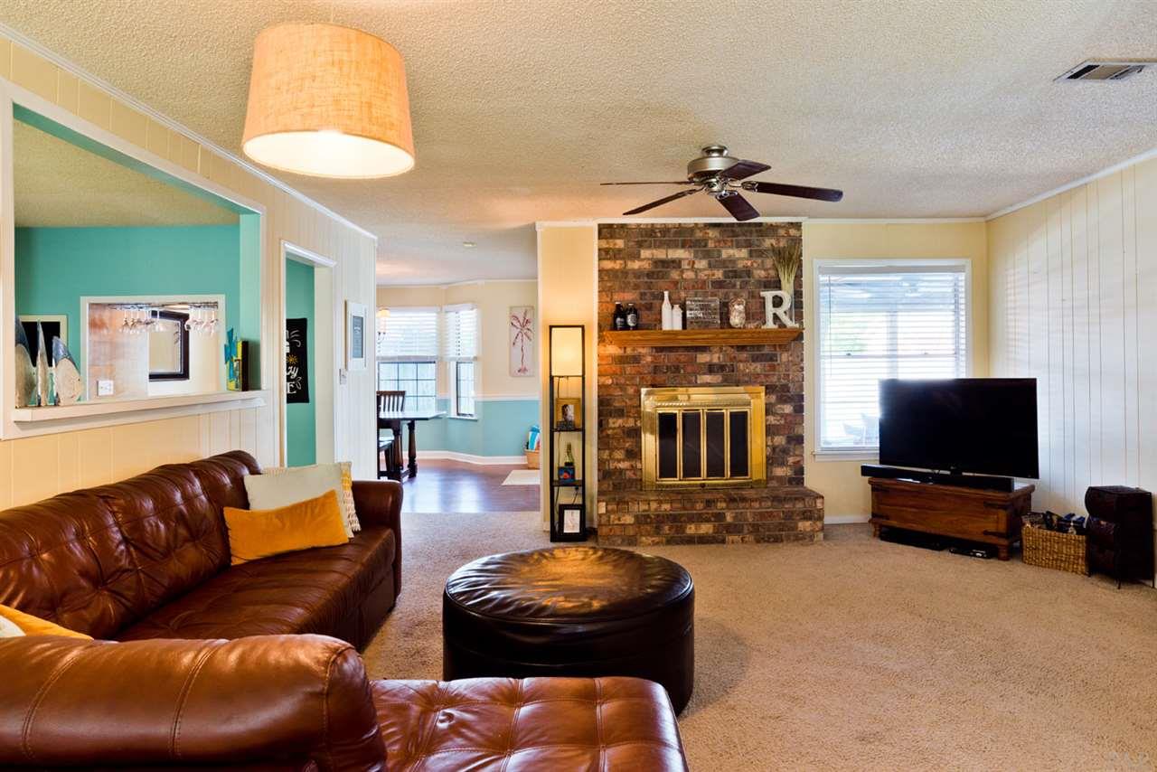 4170 April Road Pensacola, FL 32504 - Photo 5 of 28 Gallery Image 5