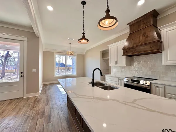 $471,100 | 195 Clara Lane, Kilgore, TX 75662