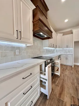 $471,100 | 195 Clara Lane, Kilgore, TX 75662