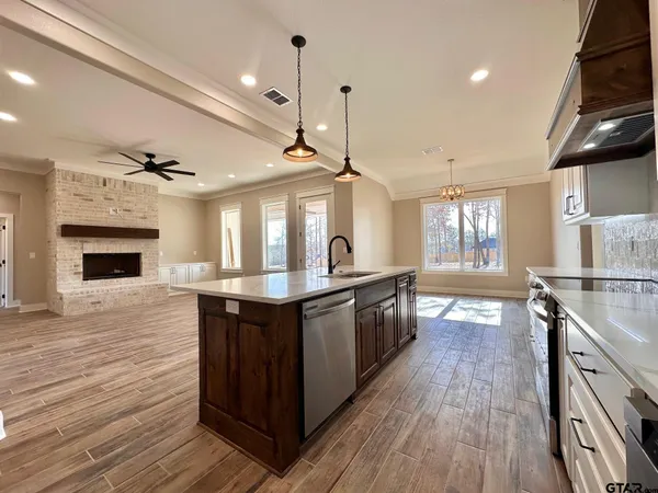 $471,100 | 195 Clara Lane, Kilgore, TX 75662