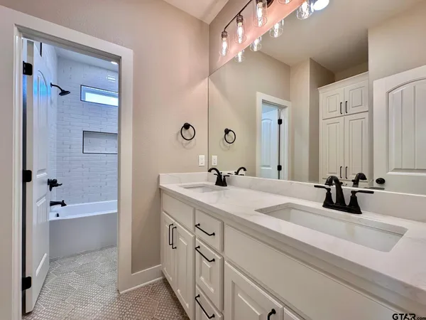 $471,100 | 195 Clara Lane, Kilgore, TX 75662