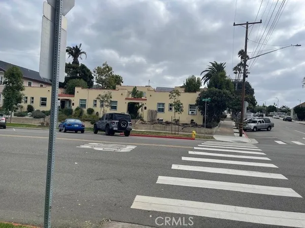 $2,500 | 401 North Broadway, Redondo Beach, CA 90277