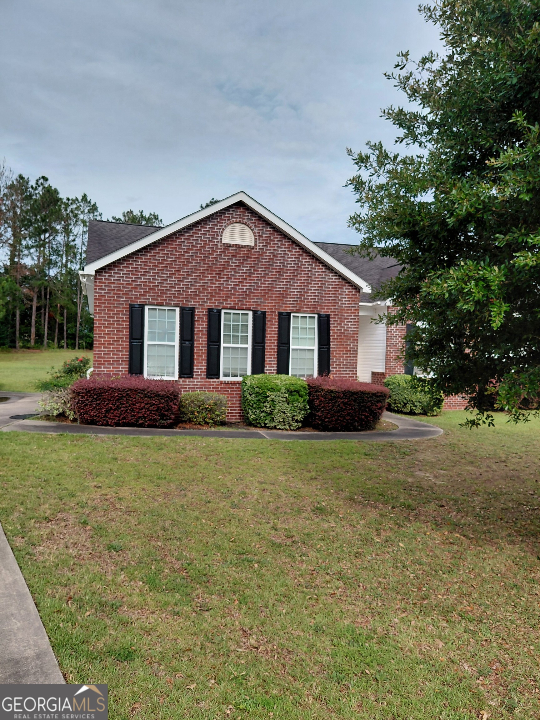585 Live Oak Way Dublin, GA 31021 - Photo 3 of 34