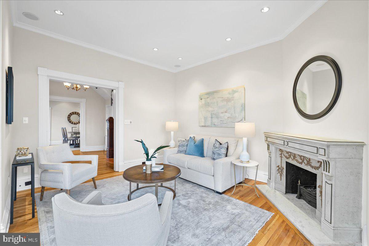 1752 17th Street Northwest Washington, DC 20009 - Photo 6 of 32 Living Room