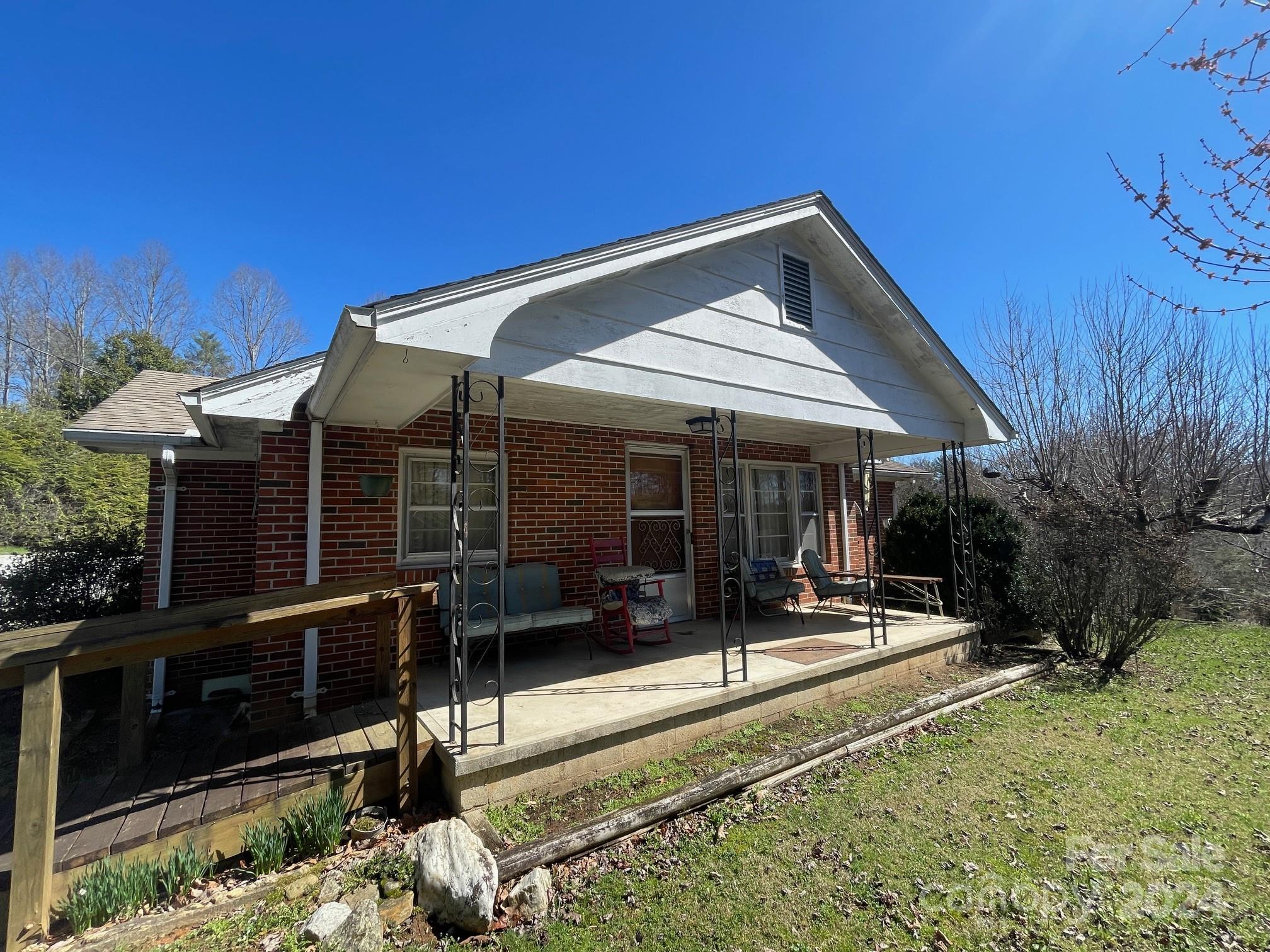 157 Island Ford Road Brevard, NC 28712 - Photo 2 of 29 Gallery Image 2