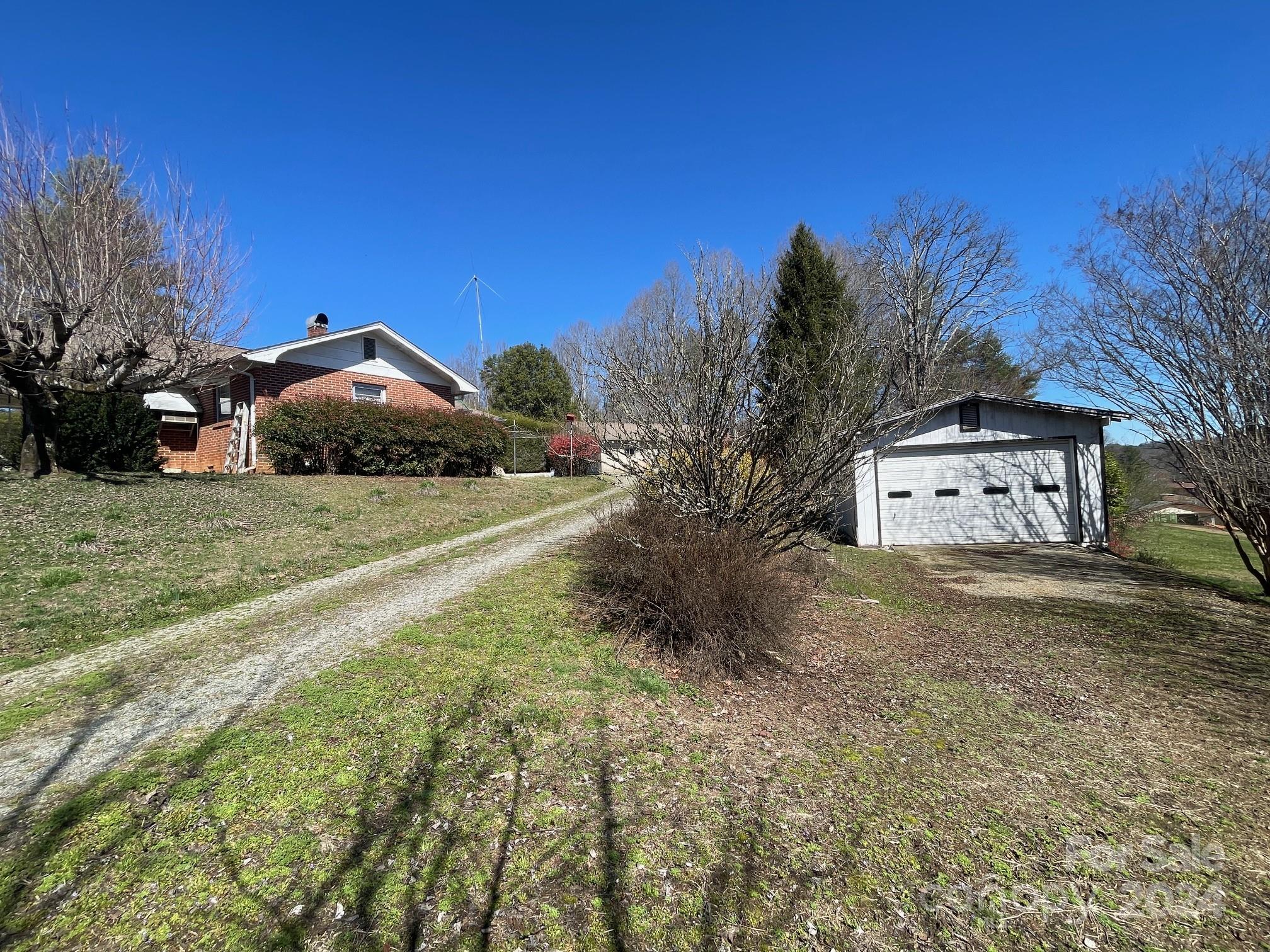 157 Island Ford Road Brevard, NC 28712 - Photo 3 of 29 Gallery Image 3