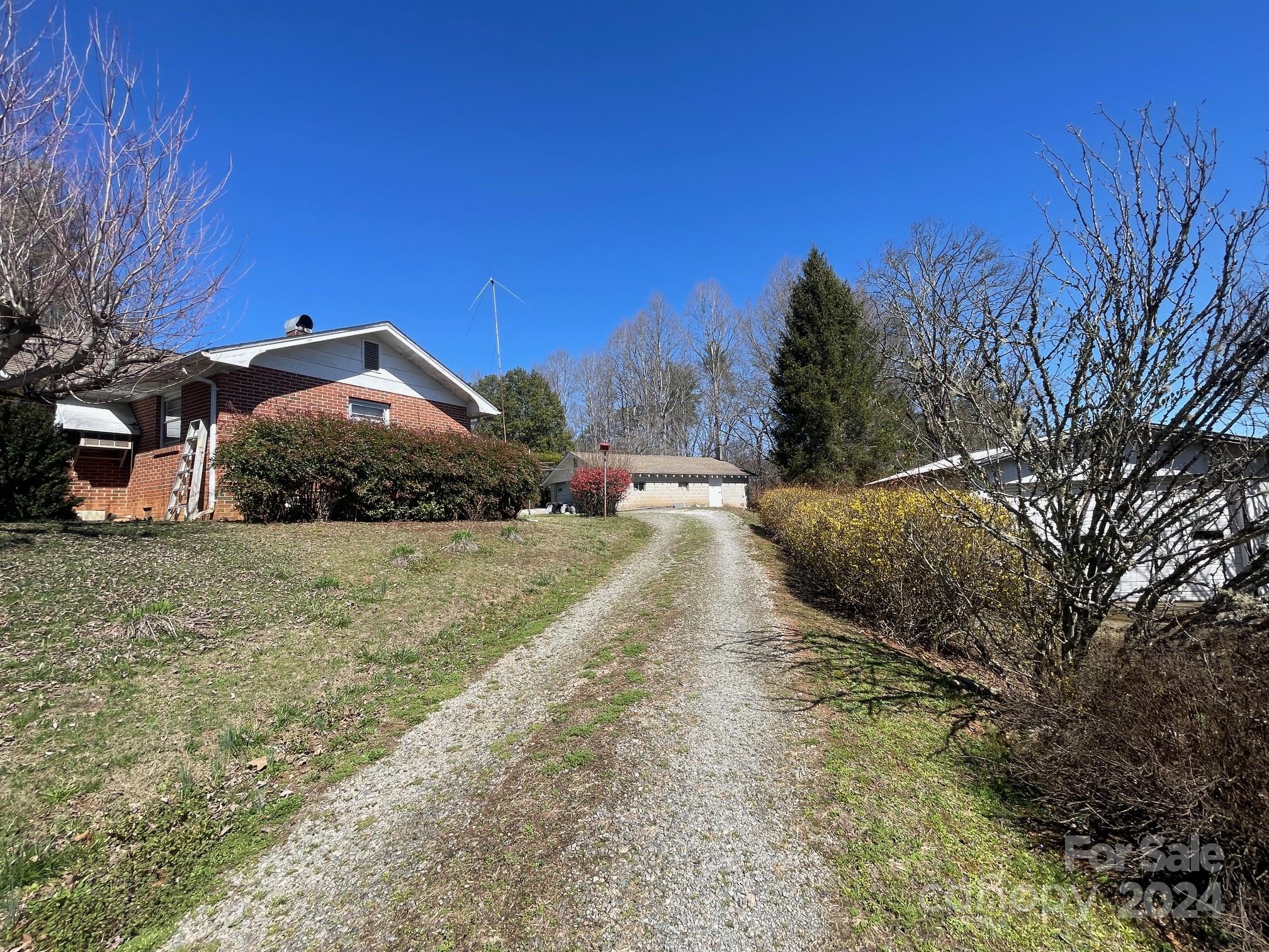 157 Island Ford Road Brevard, NC 28712 - Photo 7 of 29 Gallery Image 7