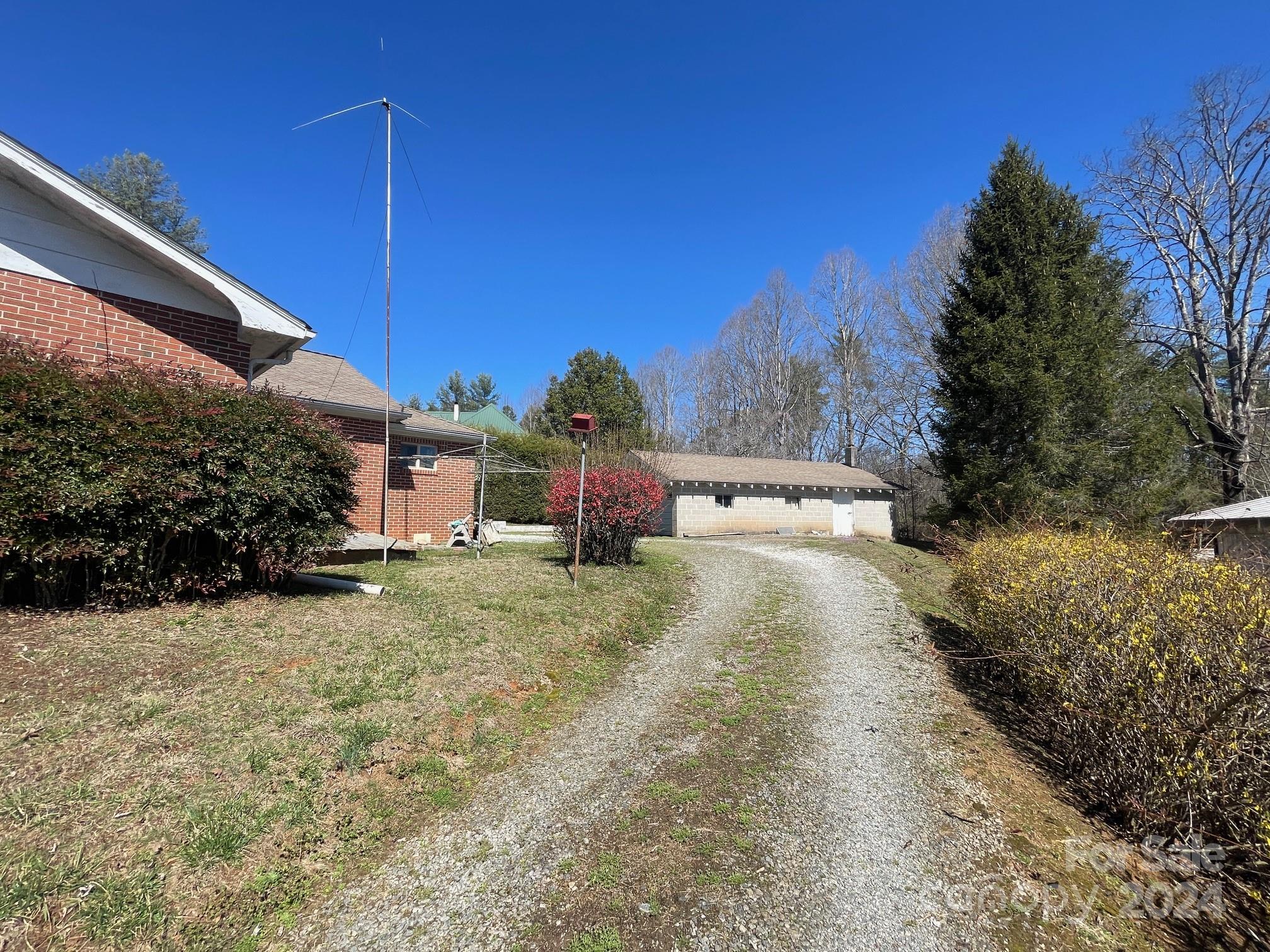 157 Island Ford Road Brevard, NC 28712 - Photo 9 of 29 Gallery Image 9