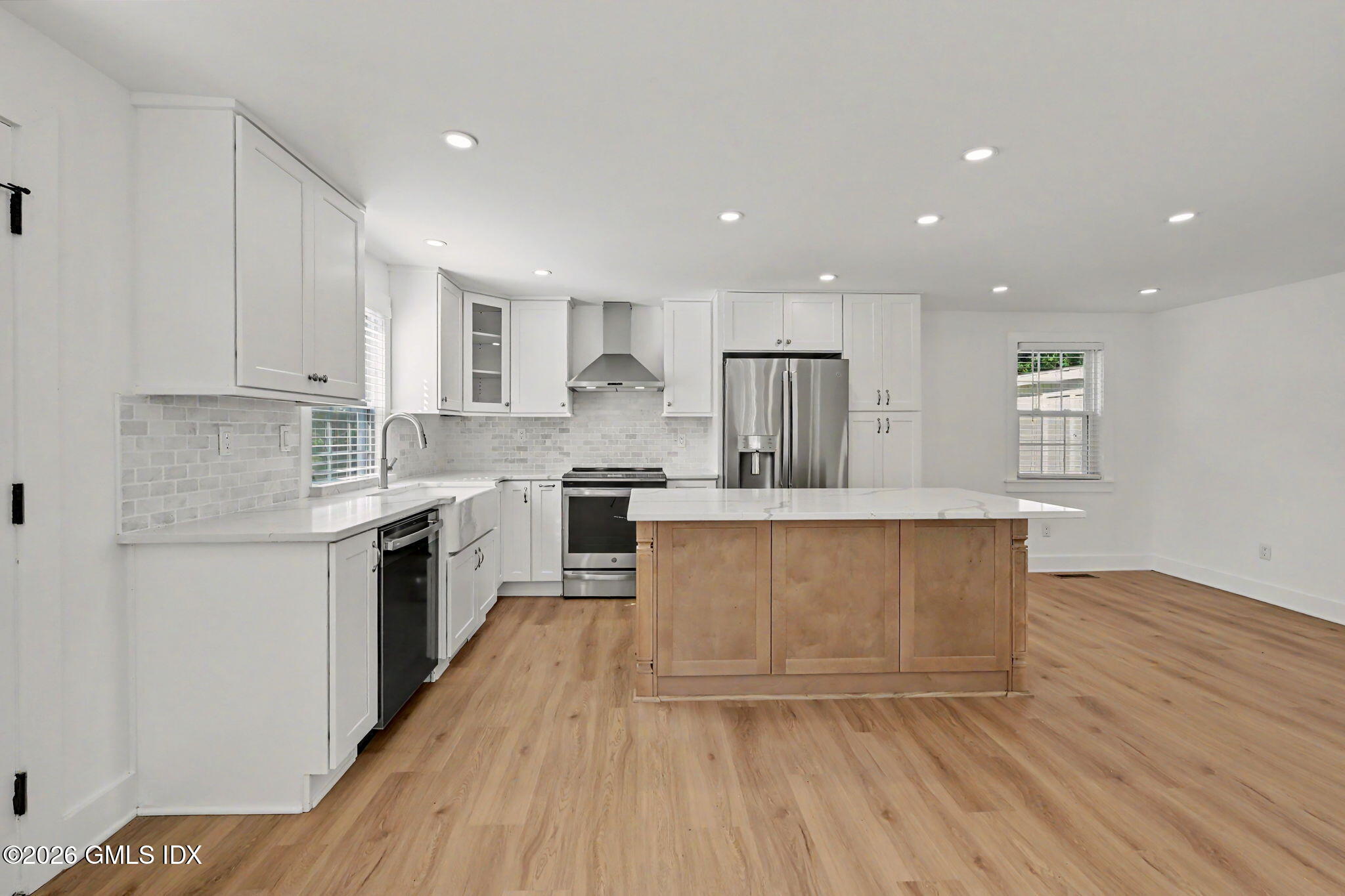25 Hoover Road Riverside, CT 06878 - Photo 9 of 36 9-web-or-mls-25-hoover-rd