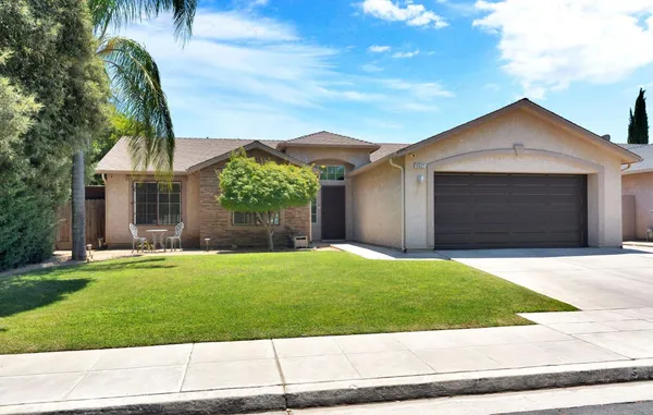 $399,999 | 5627 West Hedges Avenue, Fresno, CA 93722