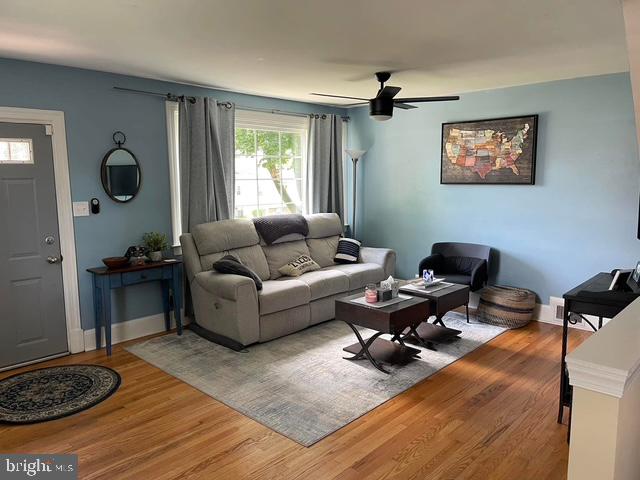 712 Dorchester Road Baltimore, MD 21228 - Photo 3 of 14