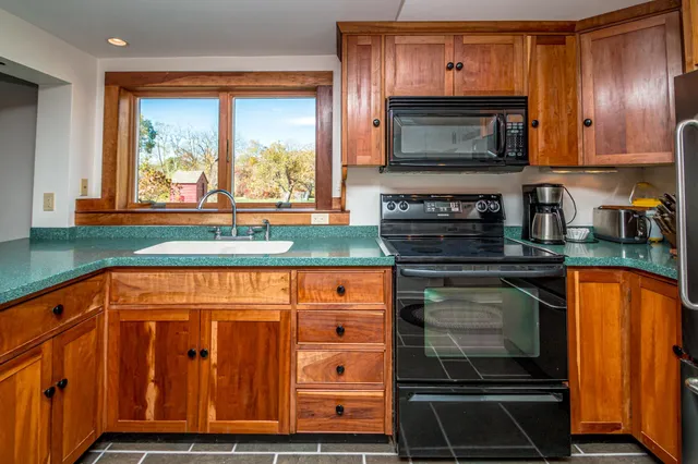 $575,000 | 49 Deer Hill Road, Chocorua, NH 03817