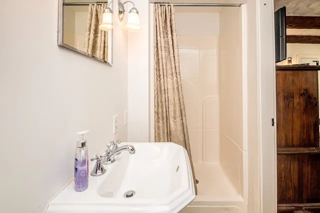 $575,000 | 49 Deer Hill Road, Chocorua, NH 03817