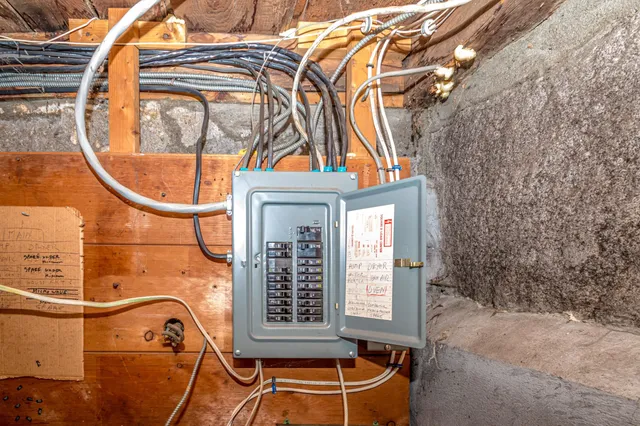 $575,000 | 49 Deer Hill Road, Chocorua, NH 03817