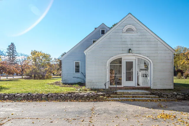 $575,000 | 49 Deer Hill Road, Chocorua, NH 03817