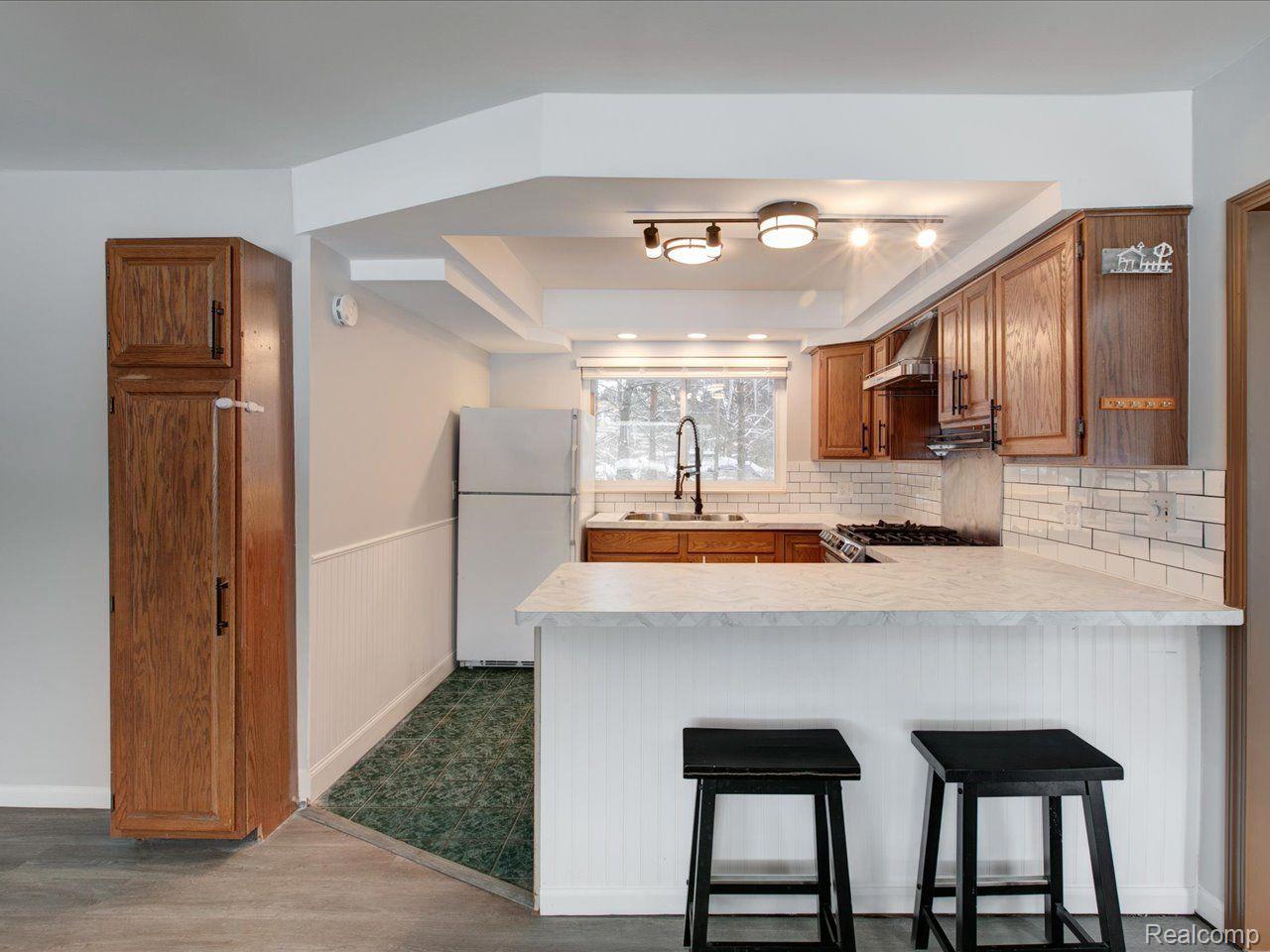 8747 Lakeshore Road Fort Gratiot, MI 48059 - Photo 23 of 47 Gallery Image 23
