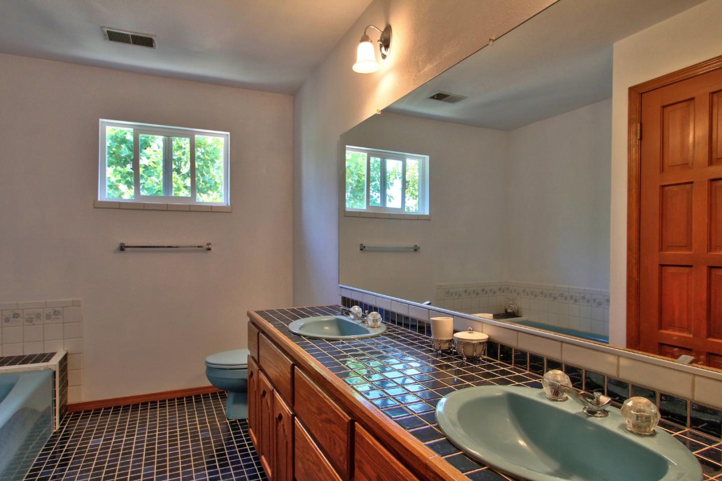 3501 Fallon Road Hollister, CA 95023 - Photo 16 of 30 Gallery Image 16
