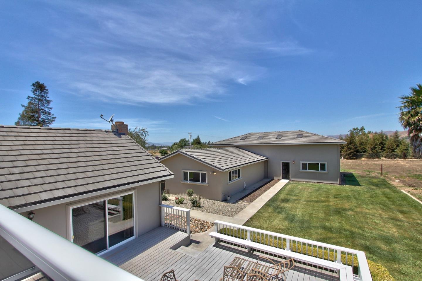 3501 Fallon Road Hollister, CA 95023 - Photo 5 of 30 Gallery Image 5