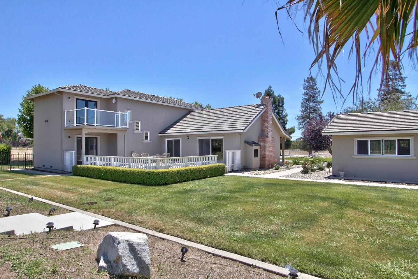 3501 Fallon Road Hollister, CA 95023 - Photo 6 of 30 Gallery Image 6