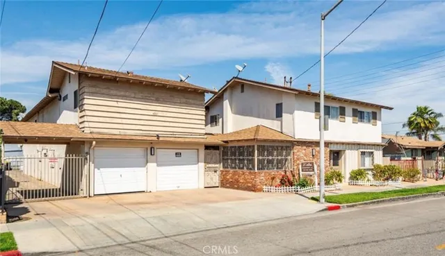 $2,495 | 4221 East 60th Street, Unit E, Huntington Park, CA 90255