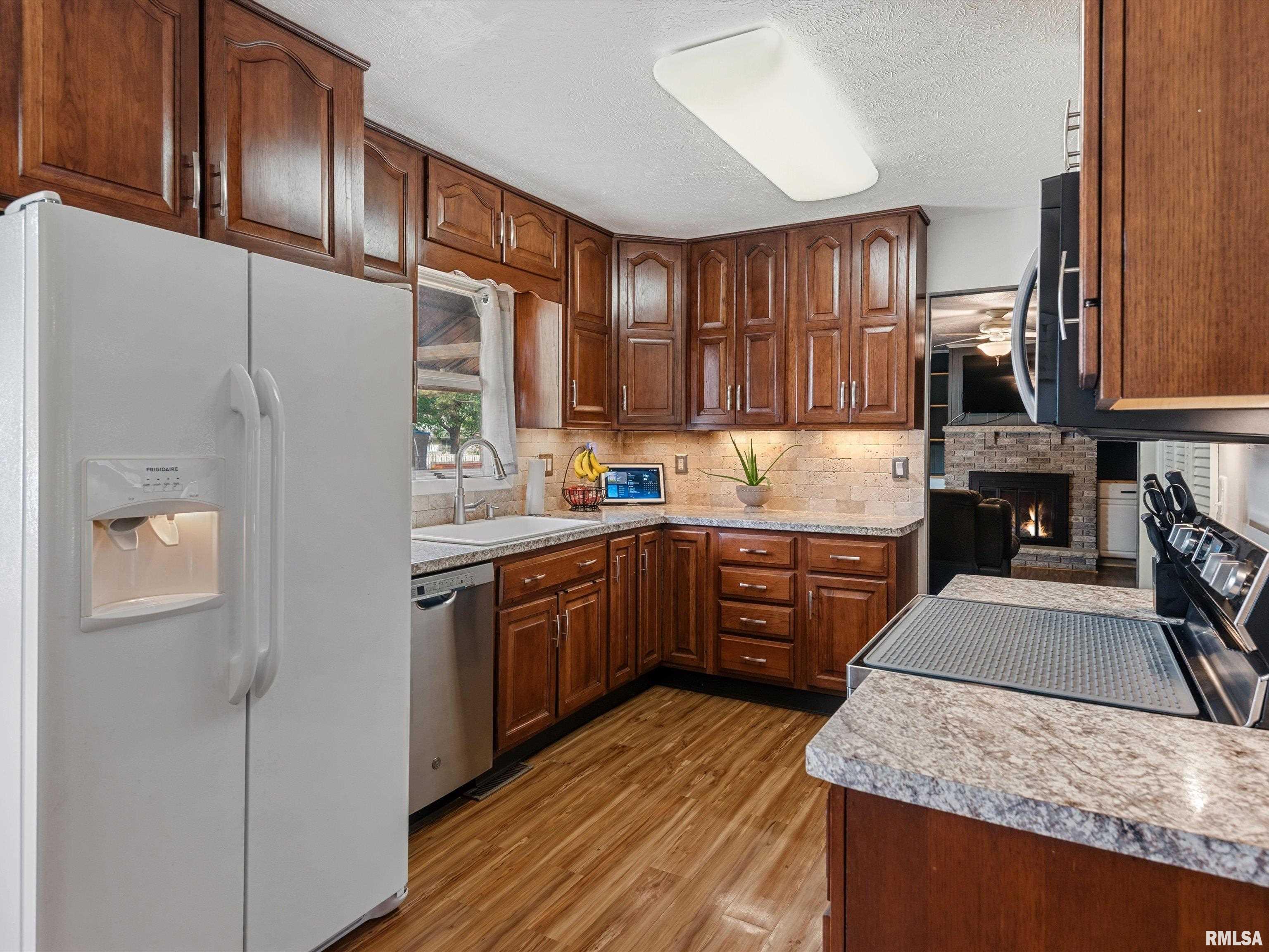 41 Guinevere Drive Rochester, IL 62563 - Photo 11 of 37