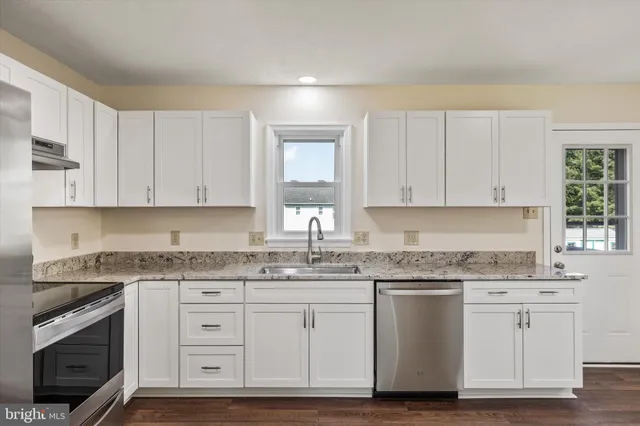 $2,800 | 136 Nightingale Avenue, Stephens City, VA 22655