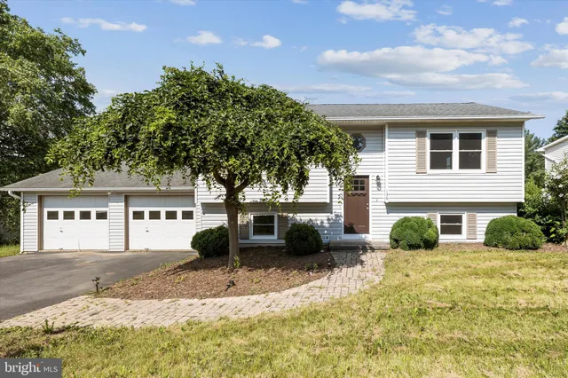 $2,800 | 136 Nightingale Avenue, Stephens City, VA 22655