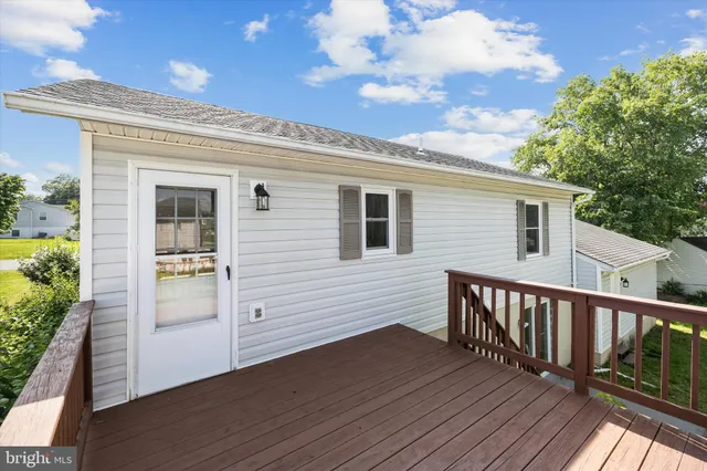 $2,800 | 136 Nightingale Avenue, Stephens City, VA 22655