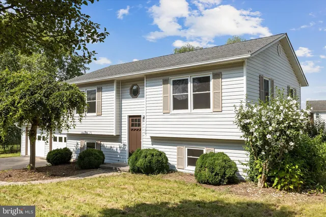 $2,800 | 136 Nightingale Avenue, Stephens City, VA 22655