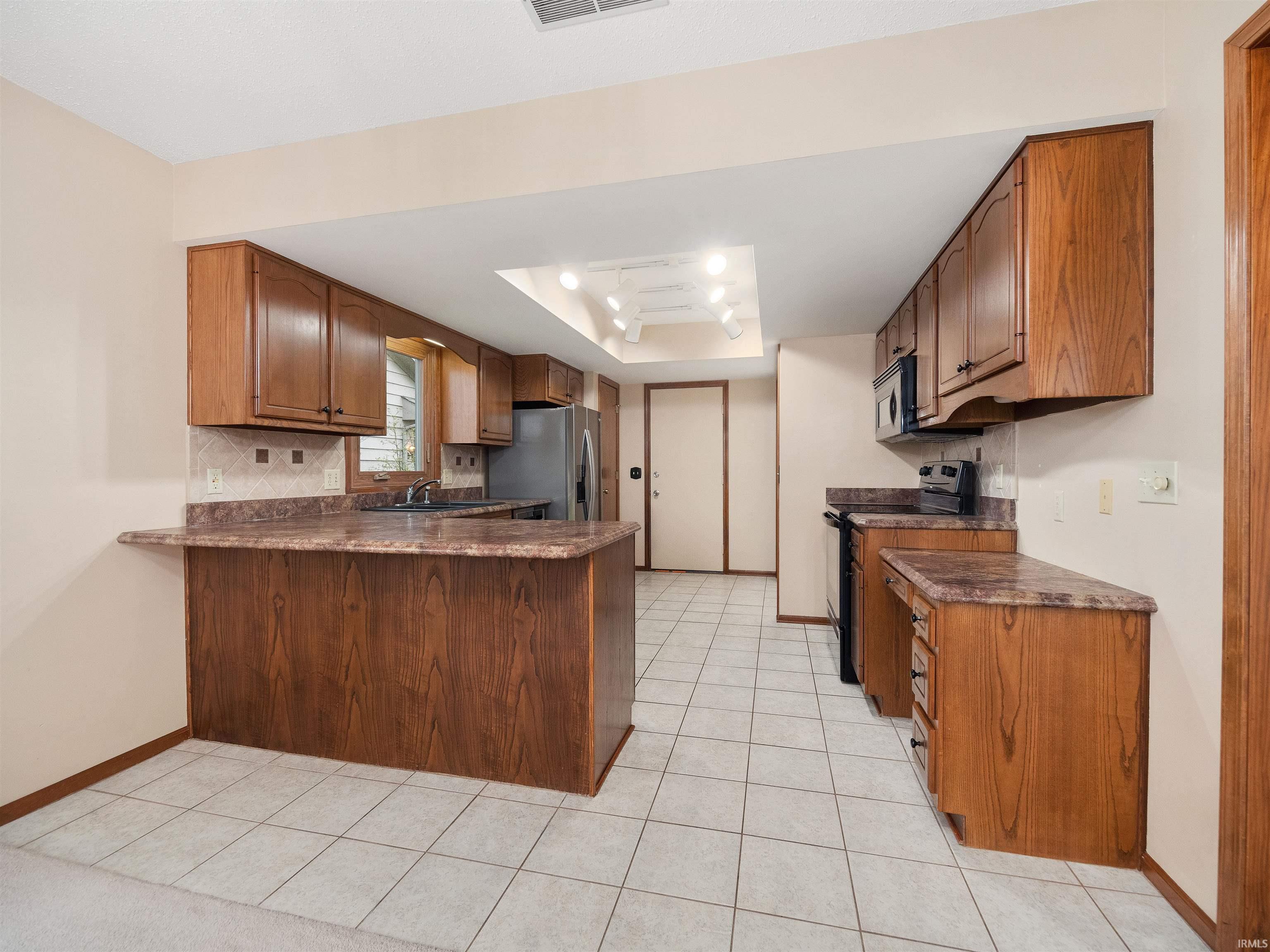 911 Mill Pointe Fort Wayne, IN 46845 - Photo 12 of 35